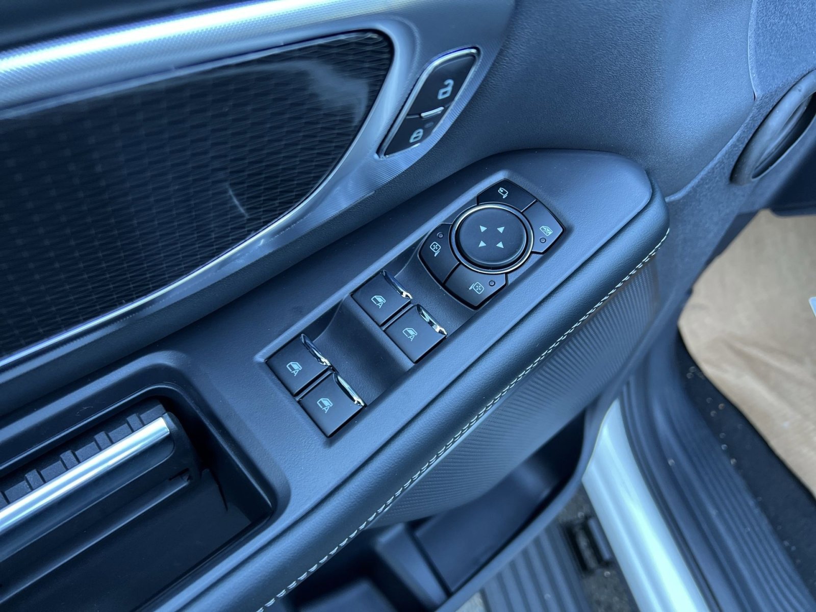 New 2025 Ford Expedition Platinum w/ Stealth Performance Package image 15