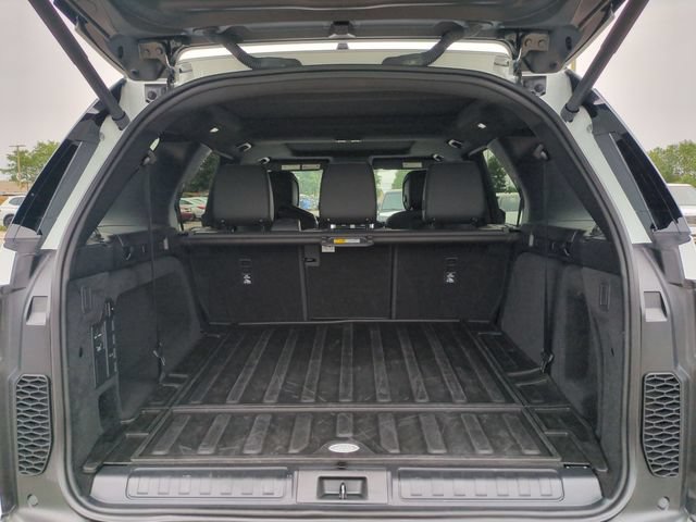 Used 2026 Land Rover Discovery S AWD/4WD image 16