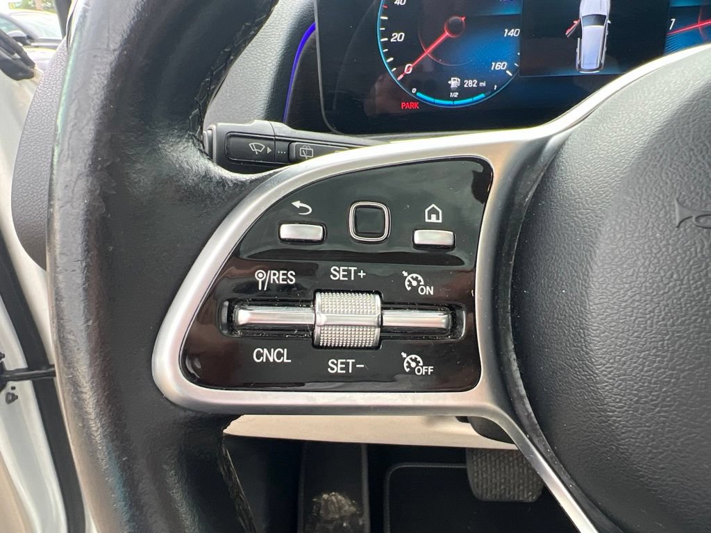 Used 2023 Mercedes-Benz GLB 250 4MATIC w/ Premium Package image 25