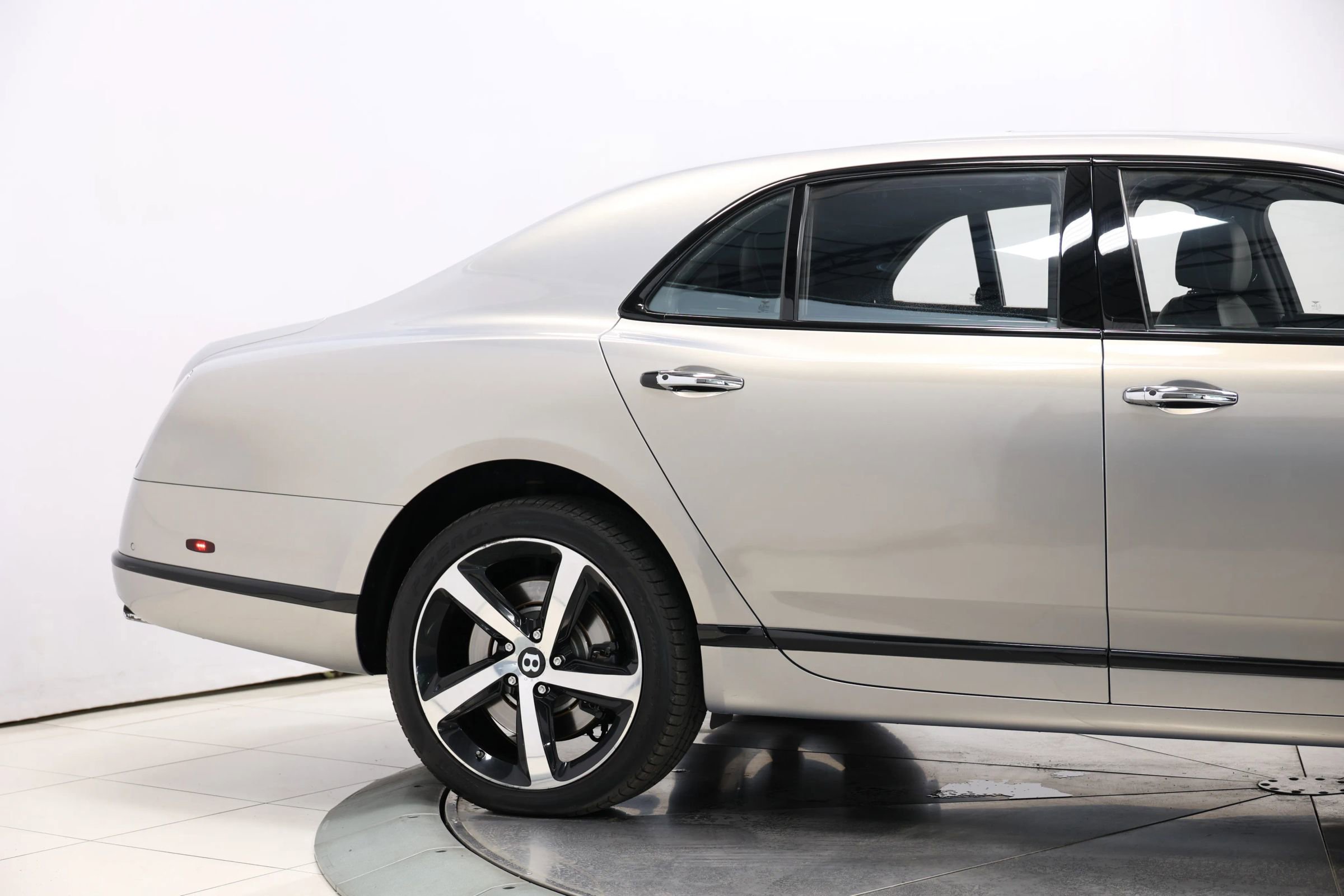 Used 2018 Bentley Mulsanne image 82