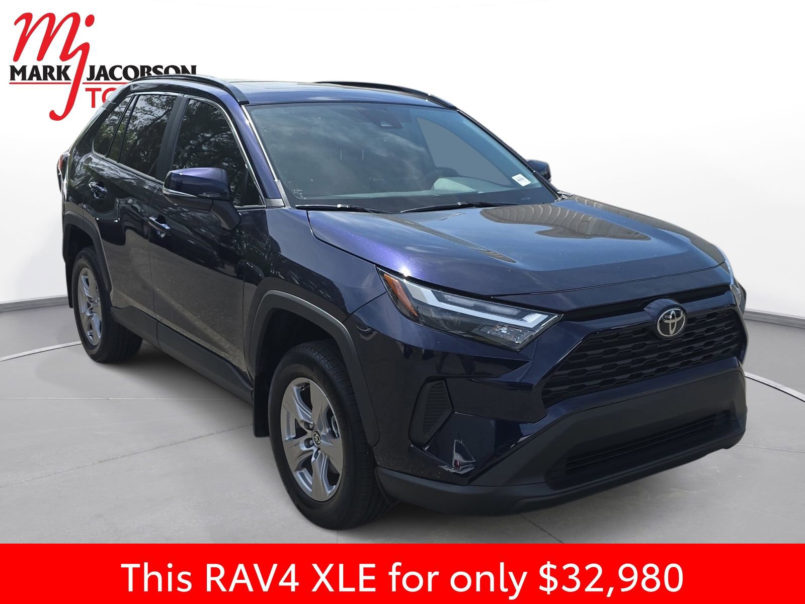 Used 2025 Toyota RAV4 XLE w/ Convenience Package FWD image 5