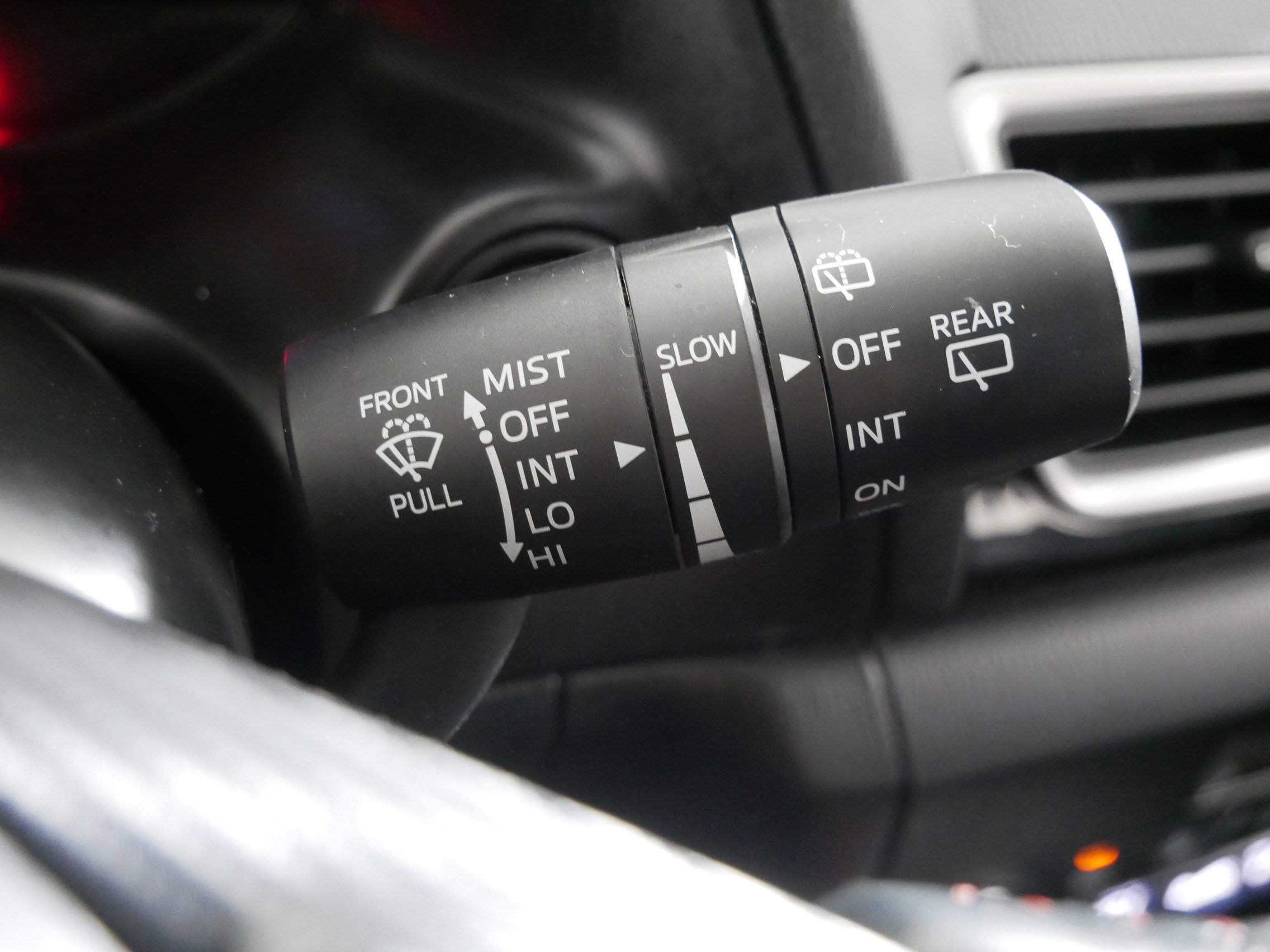 Used 2015 MAZDA MAZDA3 i Touring w/ Technology Package image 31