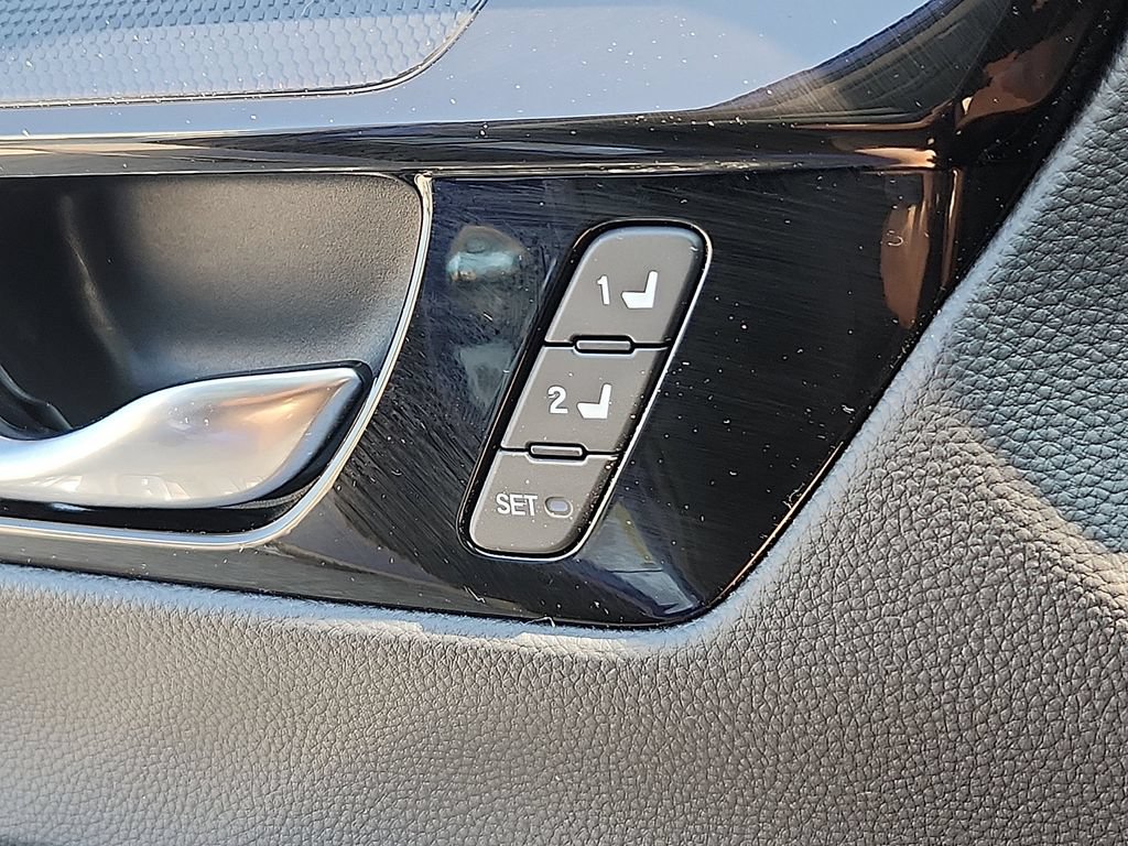 Used 2025 Honda CR-V EX-L image 18