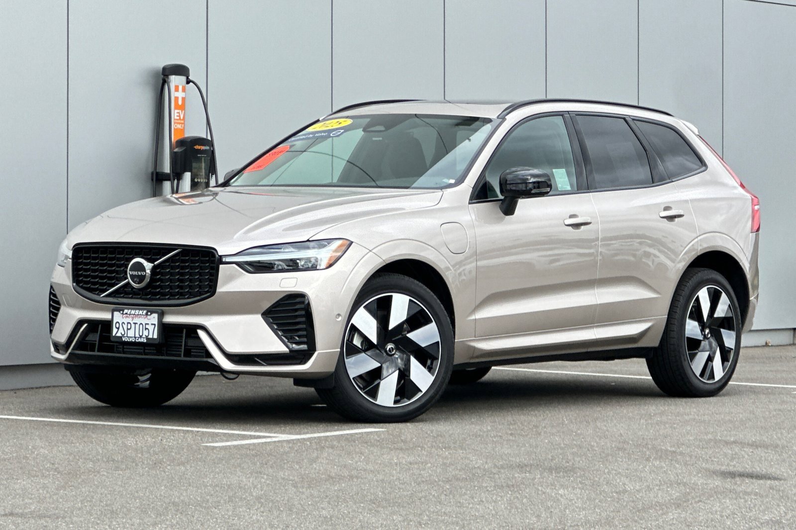 Used 2025 Volvo XC60 T8 Plus w/ Protection Package Premier