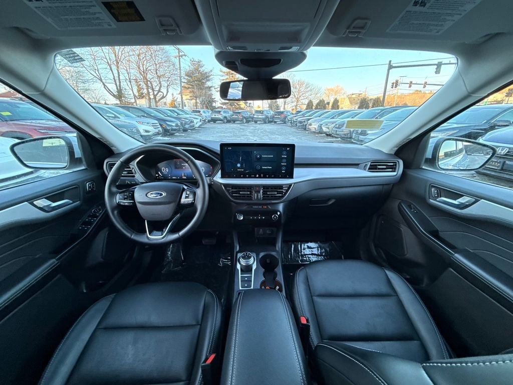 Used 2025 Ford Escape Platinum AWD/4WD image 17