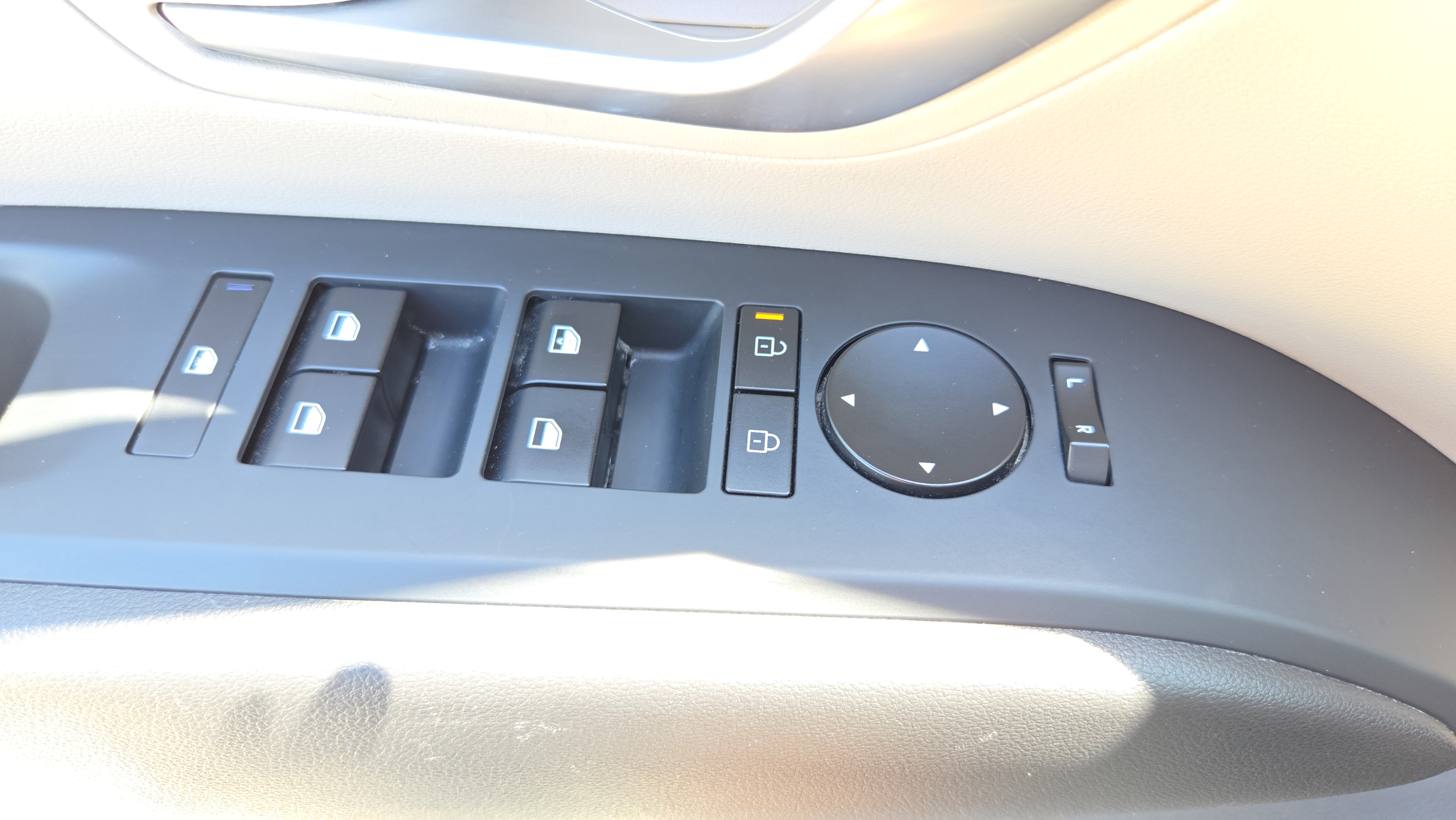 Used 2025 Hyundai Tucson SE FWD image 29