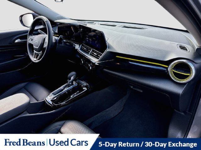 Used 2025 Chevrolet Trax ACTIV w/ Sunroof Package FWD image 35