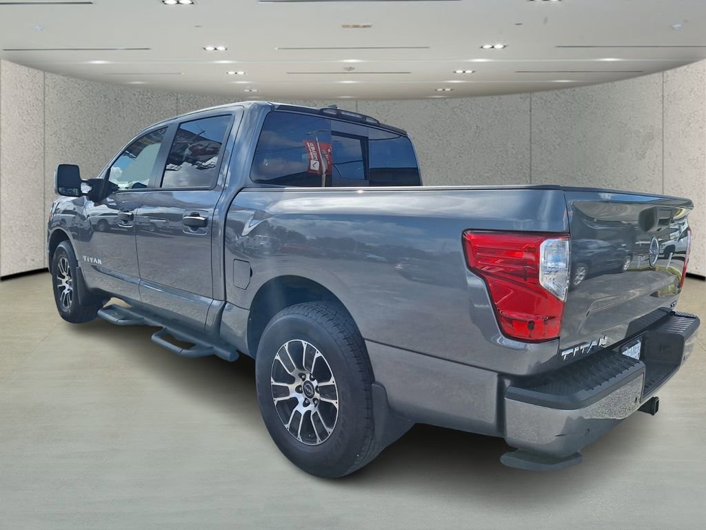 Used 2024 Nissan Titan SV w/ SV Convenience Package image 3