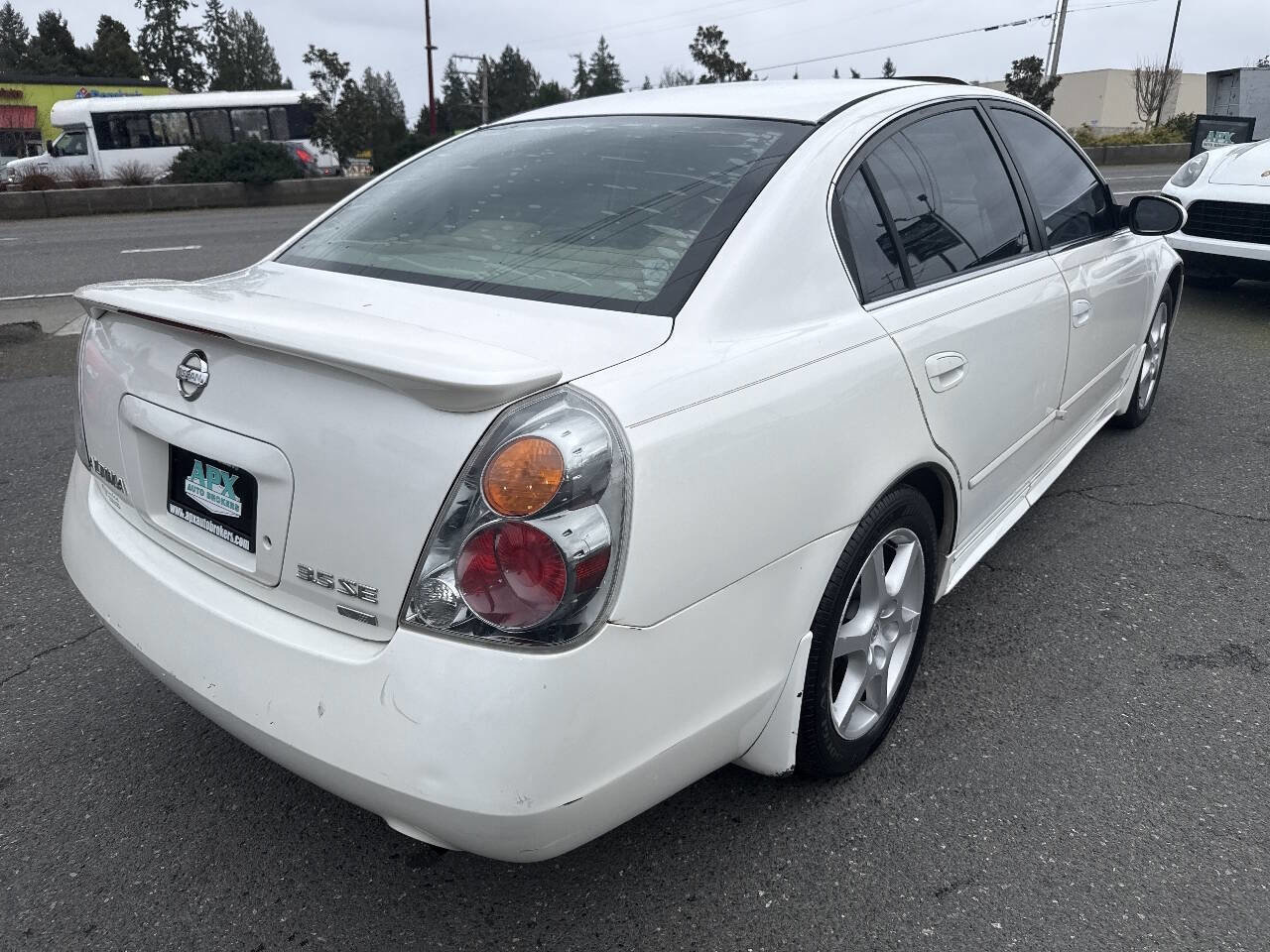 Used 2002 Nissan Altima 3.5 SE w/ Leather Pkg FWD image 7