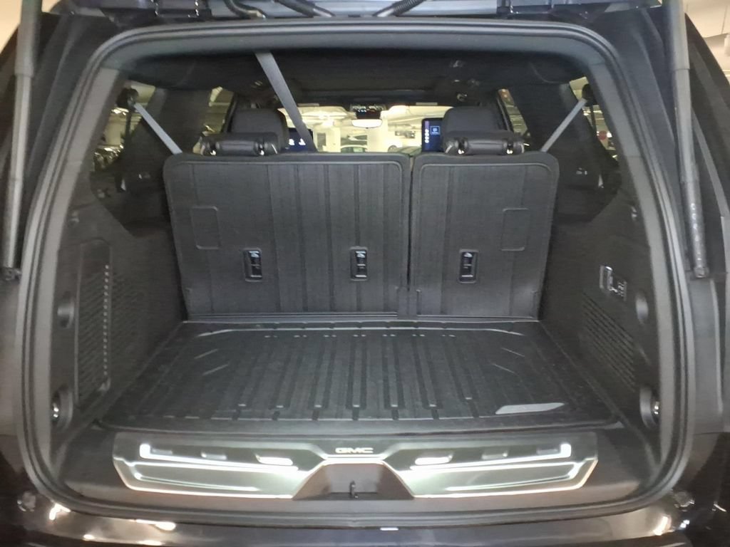 New 2026 GMC Yukon XL Elevation w/ Elevation Premium Package RWD image 5