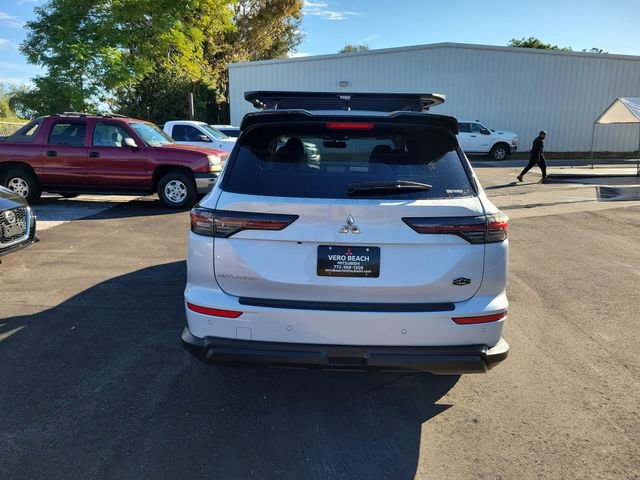 New 2026 Mitsubishi Outlander AWD image 5