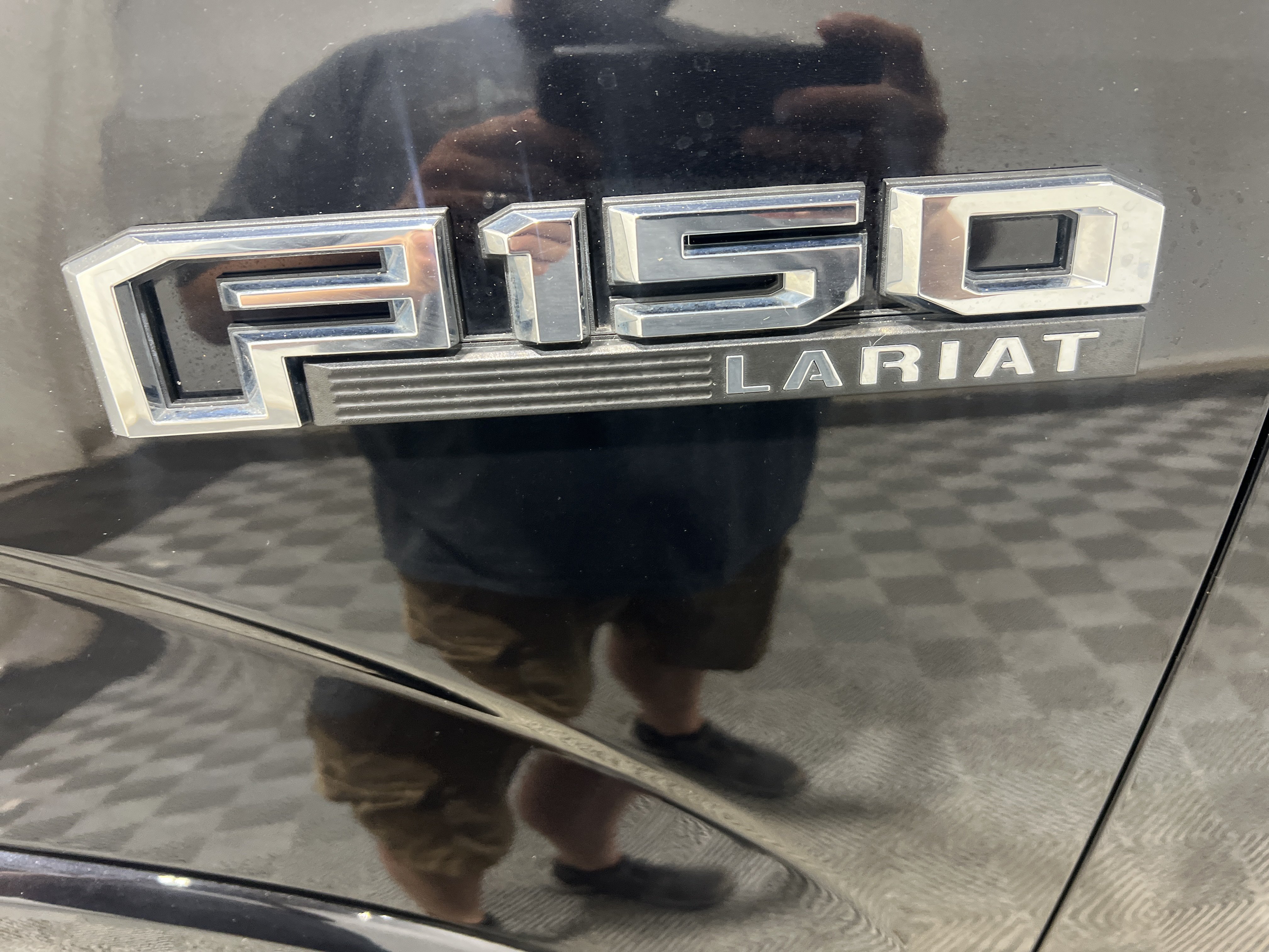 Used 2019 Ford F150 Lariat w/ Equipment Group 502A Luxury AWD/4WD image 2