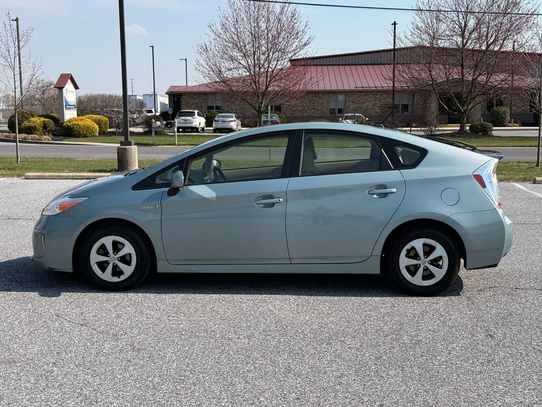 Used 2014 Toyota Prius Three image 5