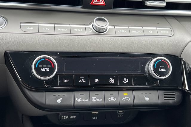 Used 2025 Hyundai Elantra SEL FWD image 26