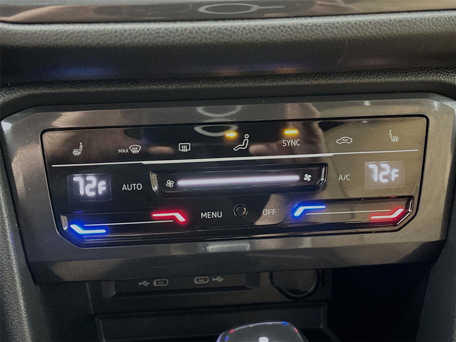 Used 2022 Volkswagen Tiguan SE image 16