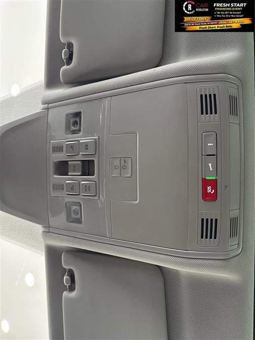 Used 2022 Volkswagen Tiguan SE image 37