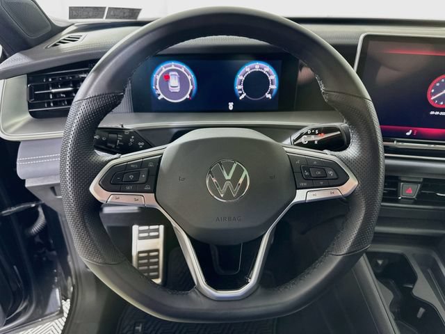 Certified 2025 Volkswagen Tiguan SE R-Line AWD/4WD image 12