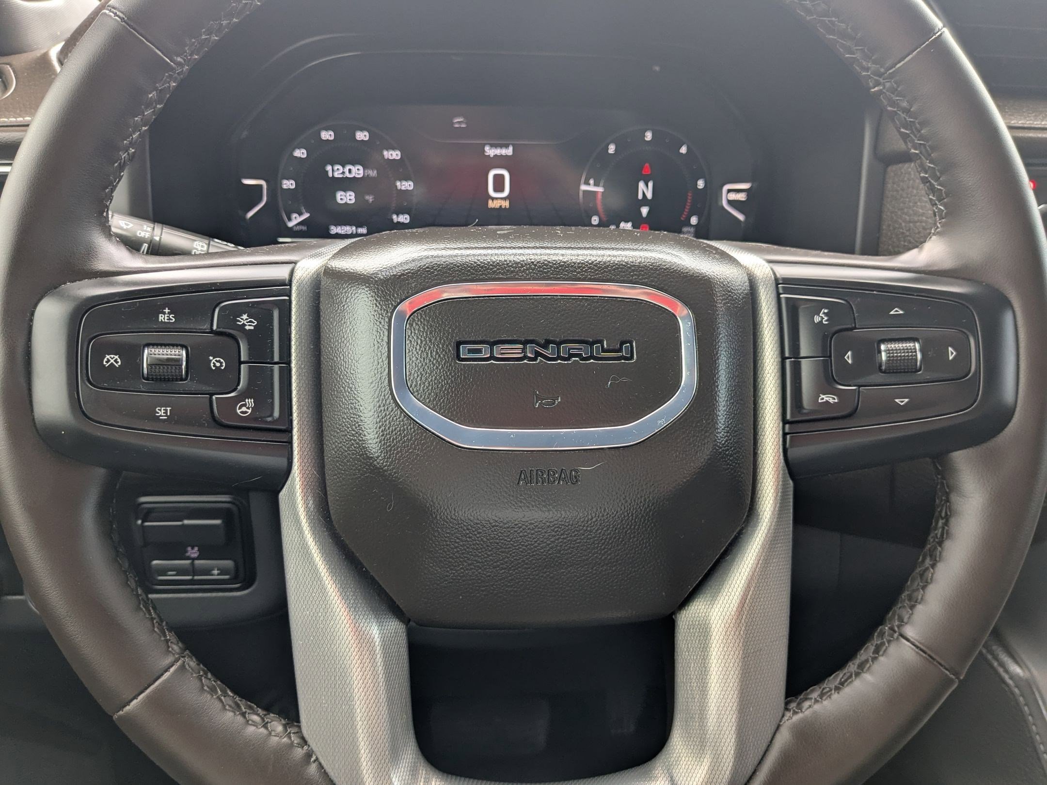 Certified 2024 GMC Yukon Denali w/ Max Trailering Package AWD/4WD image 17