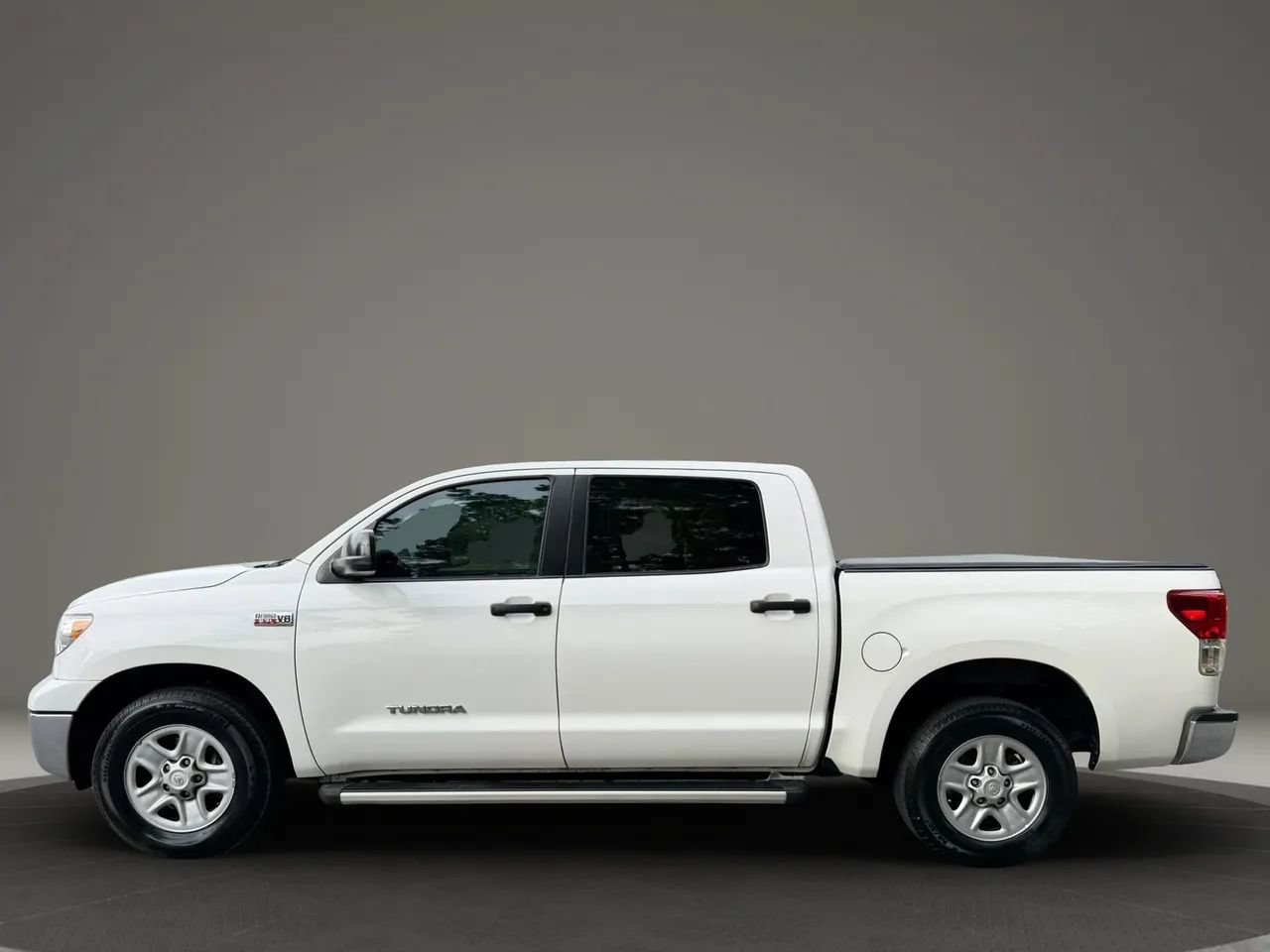 Used 2011 Toyota Tundra 2WD CrewMax w/ Tow Pkg image 7