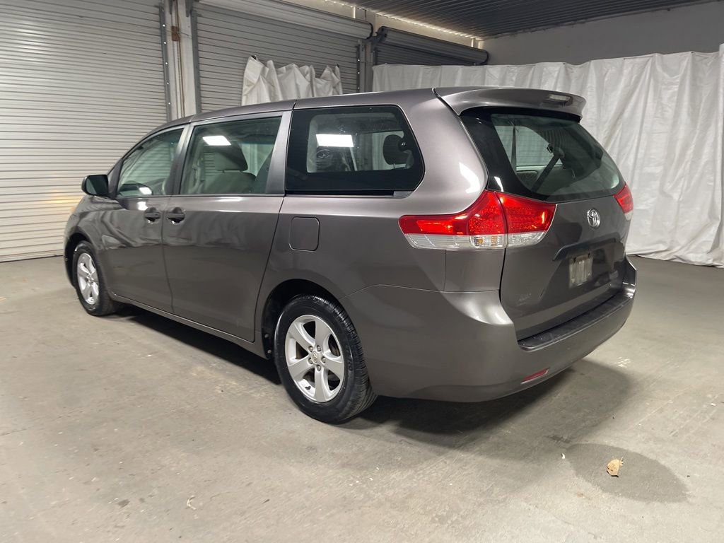Used 2013 Toyota Sienna L FWD image 5