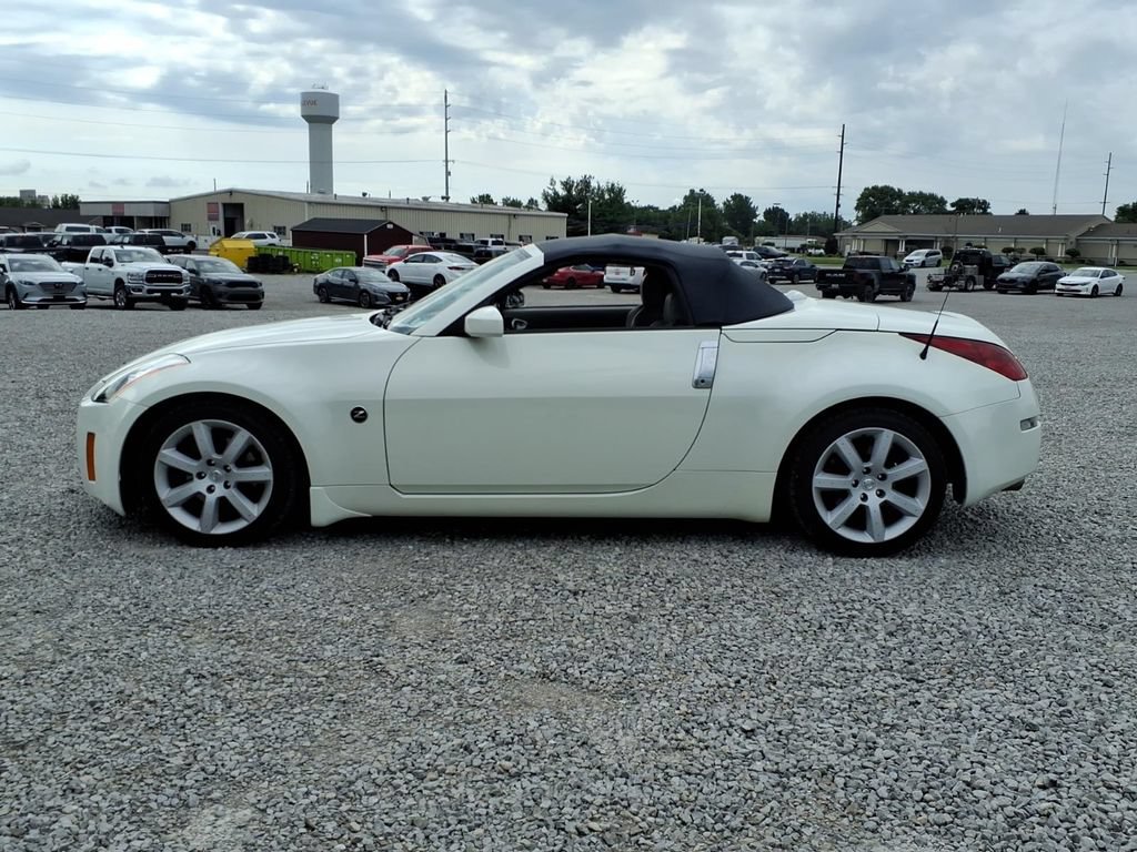 Used 2004 Nissan 350Z Touring RWD image 8