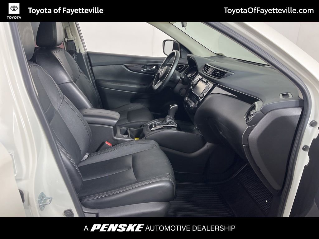 Used 2017 Nissan Rogue Sport SL w/ SL Premium Package image 8