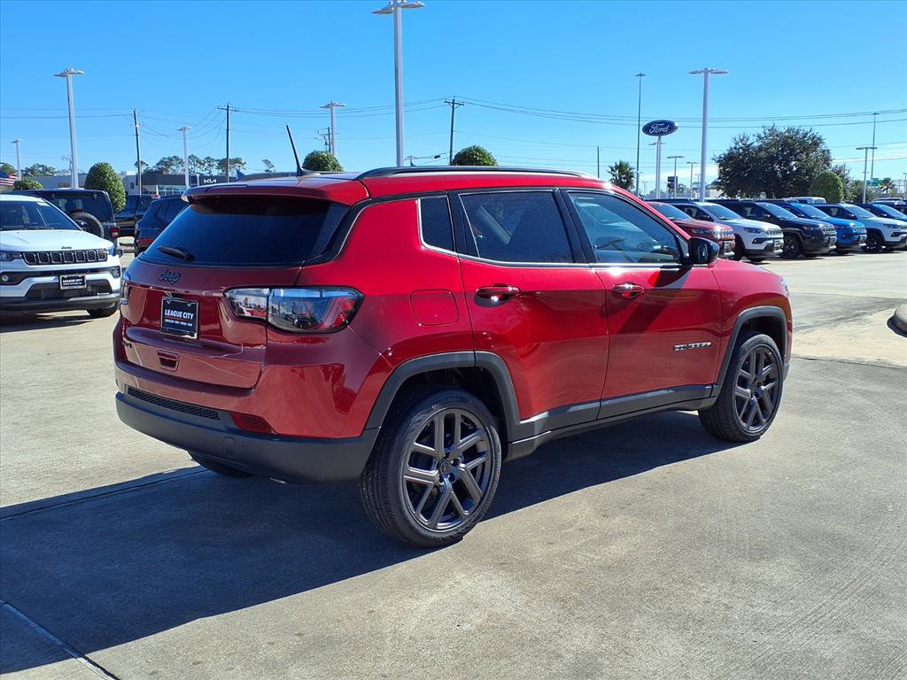 New 2026 Jeep Compass Altitude image 4