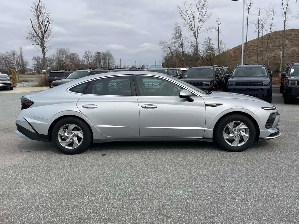 Certified 2025 Hyundai Sonata SE image 28