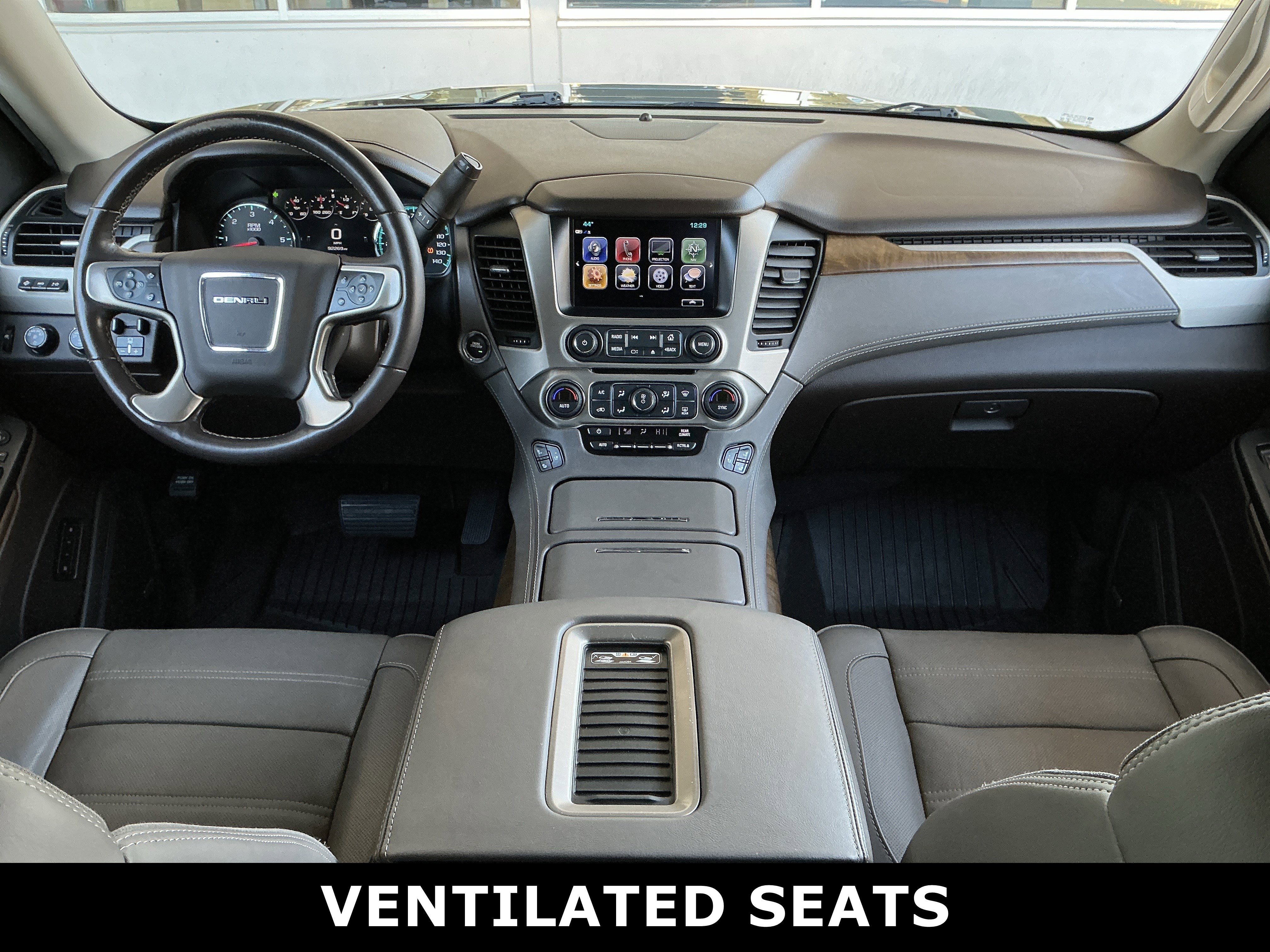 Used 2019 GMC Yukon XL Denali w/ Denali Ultimate Package image 4