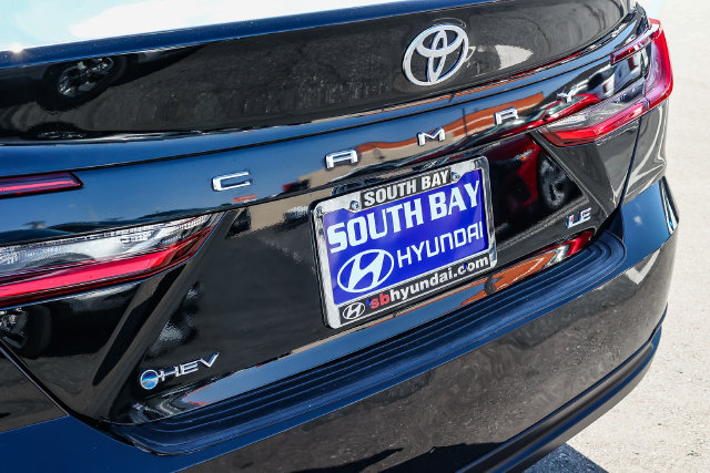 Used 2025 Toyota Camry LE FWD image 7