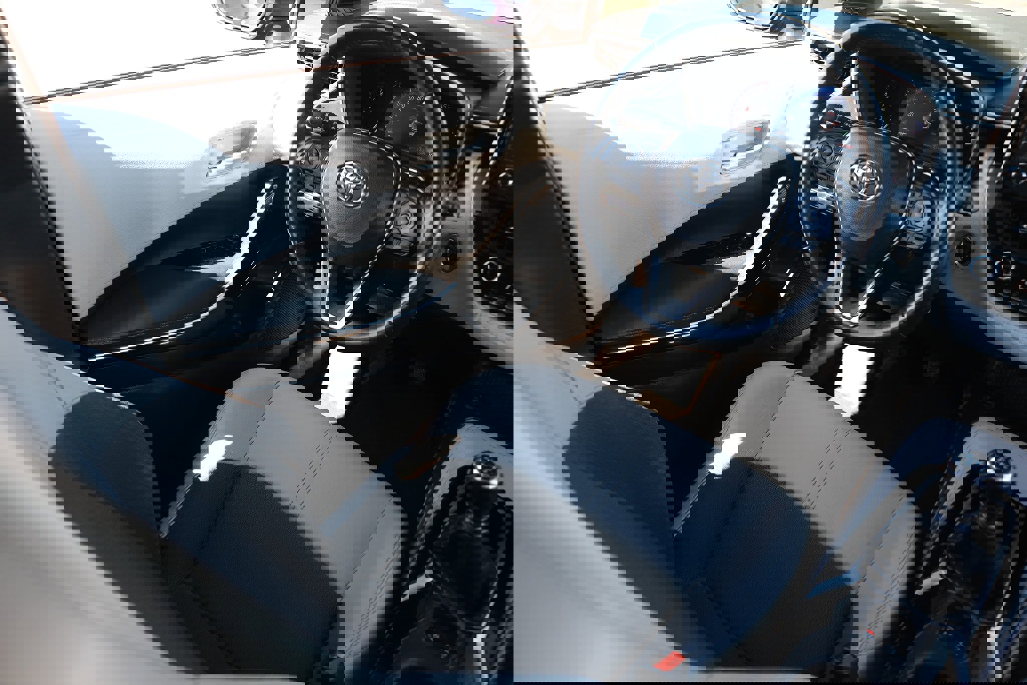 Used 2021 Toyota Corolla XSE image 26