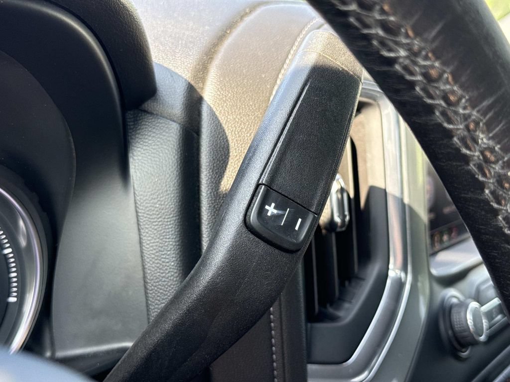 Used 2021 Chevrolet Silverado 1500 LT w/ Convenience Package II AWD/4WD image 10