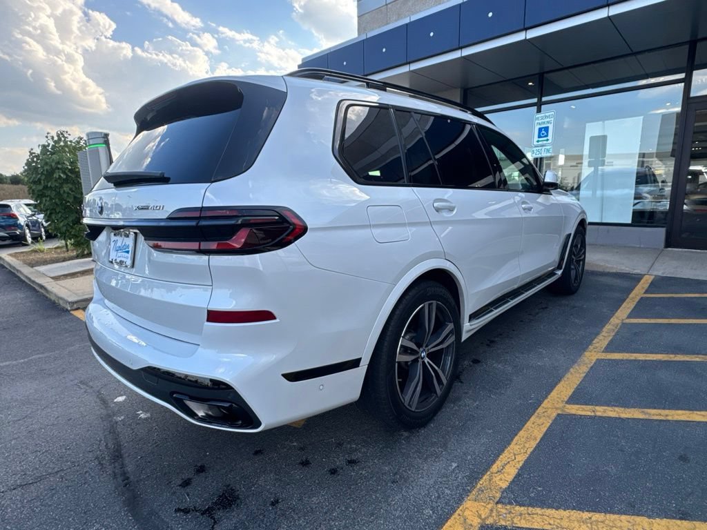 Used 2024 BMW X7 xDrive40i w/ M Sport Package AWD/4WD image 6
