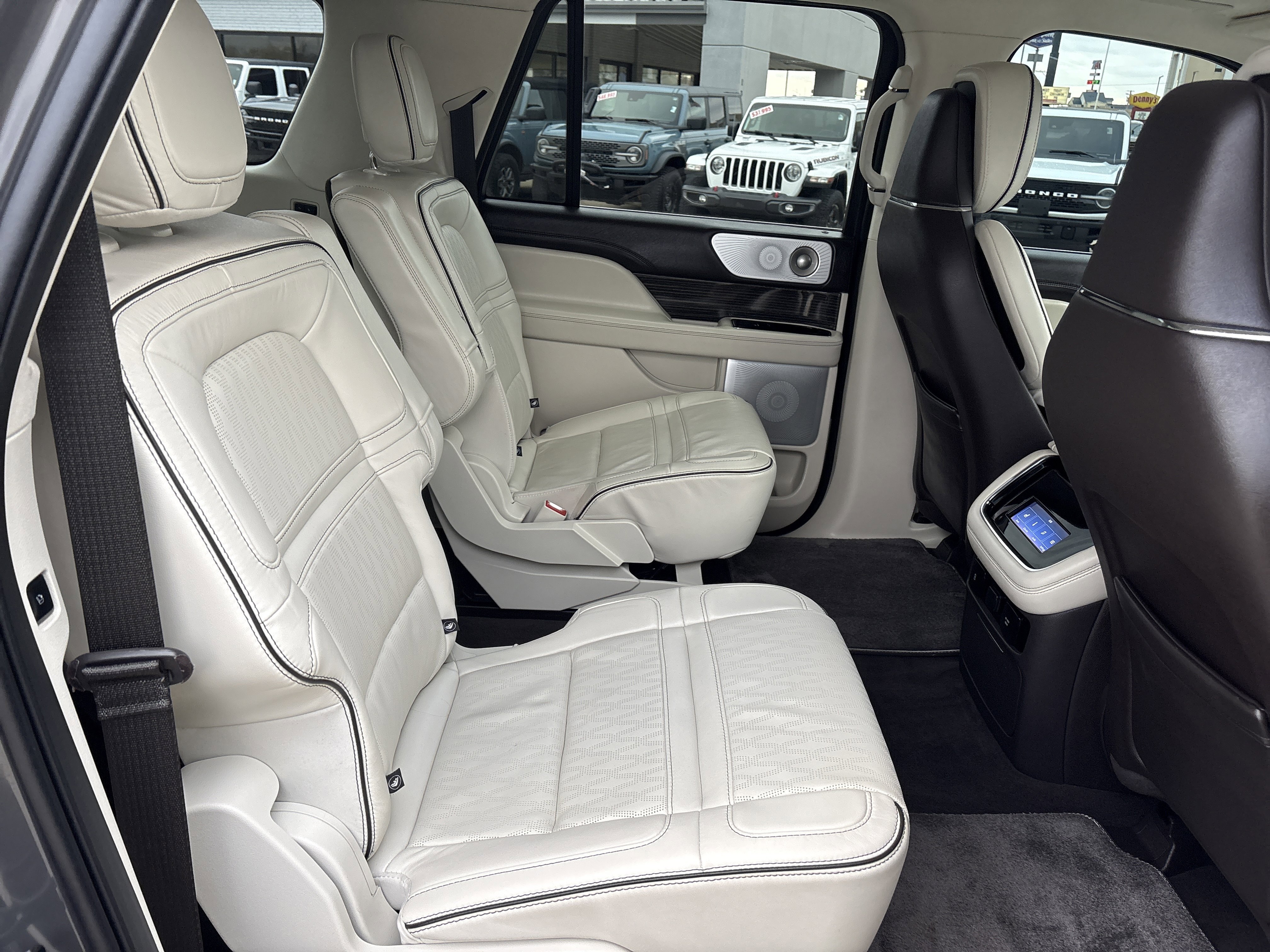 Used 2023 Lincoln Navigator L Black Label image 8