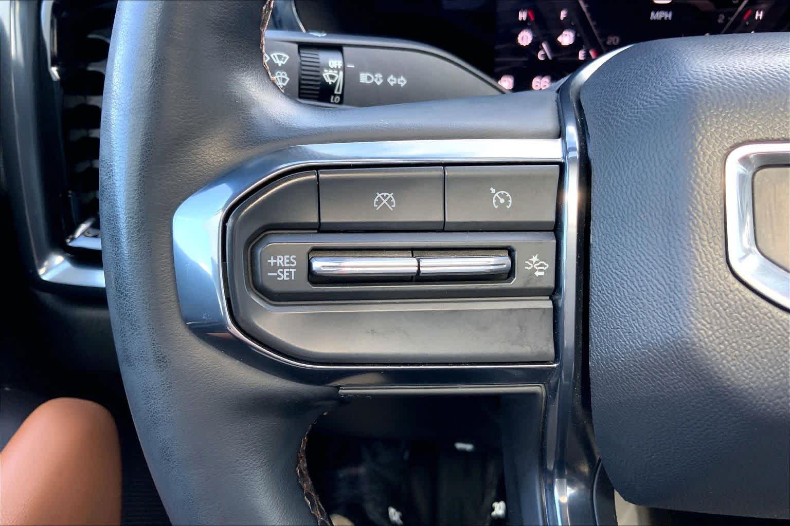 Used 2023 GMC Canyon AT4 w/ AT4 Premium Package AWD/4WD image 23