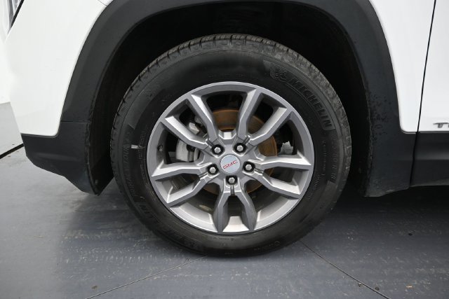 Used 2024 GMC Terrain SLT AWD/4WD image 9
