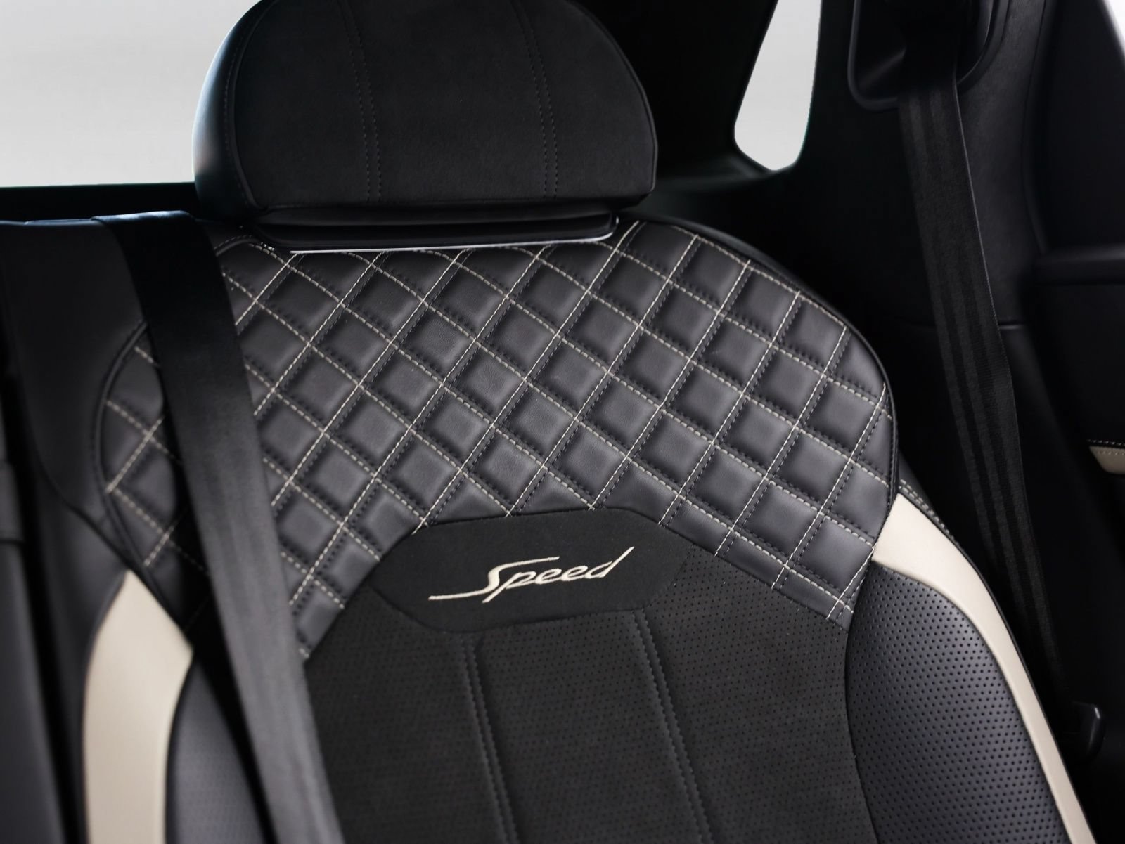 Used 2021 Bentley Bentayga Speed AWD/4WD image 7