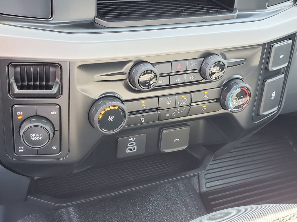 New 2026 Ford F250 XL AWD/4WD image 19