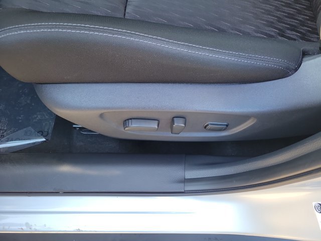Used 2018 Nissan Rogue SV FWD image 21
