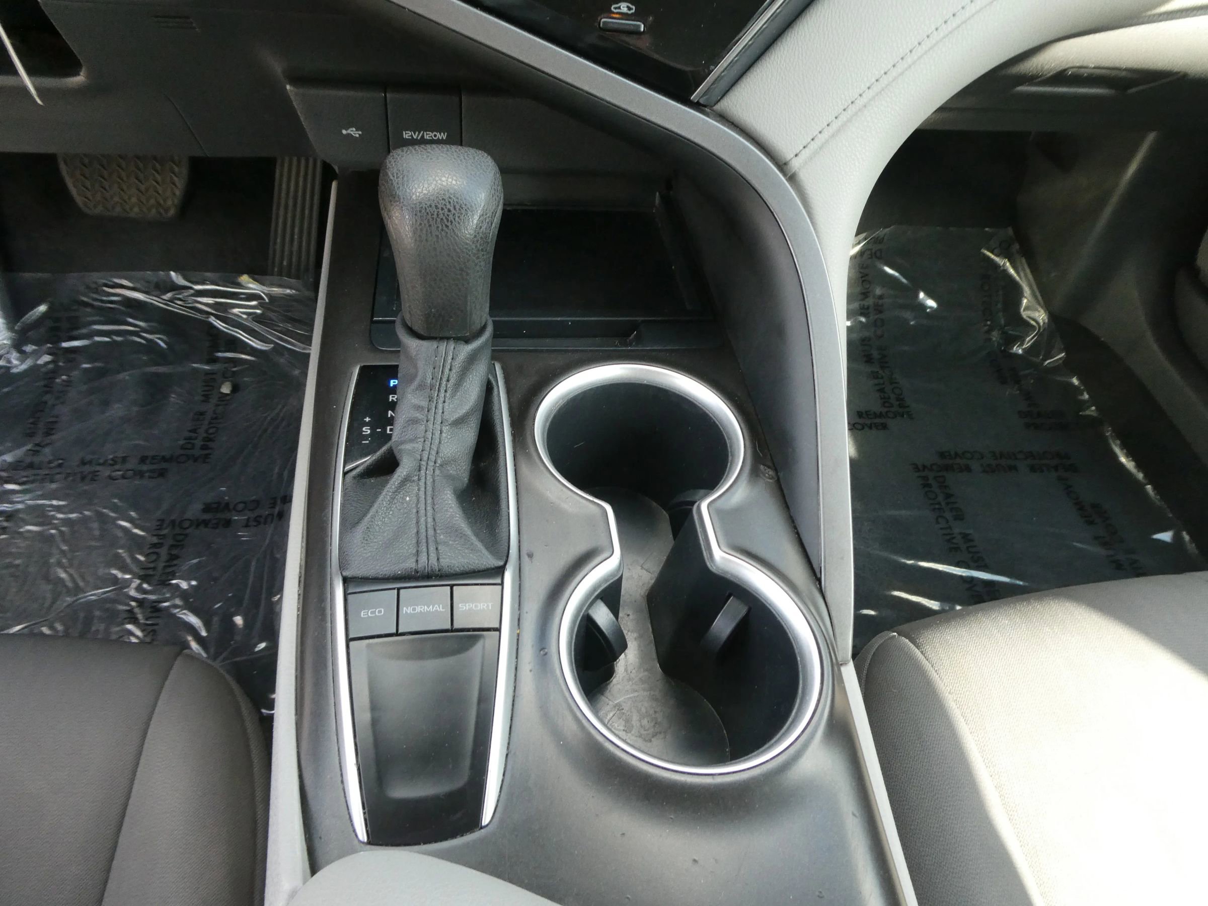 Used 2022 Toyota Camry LE FWD image 22