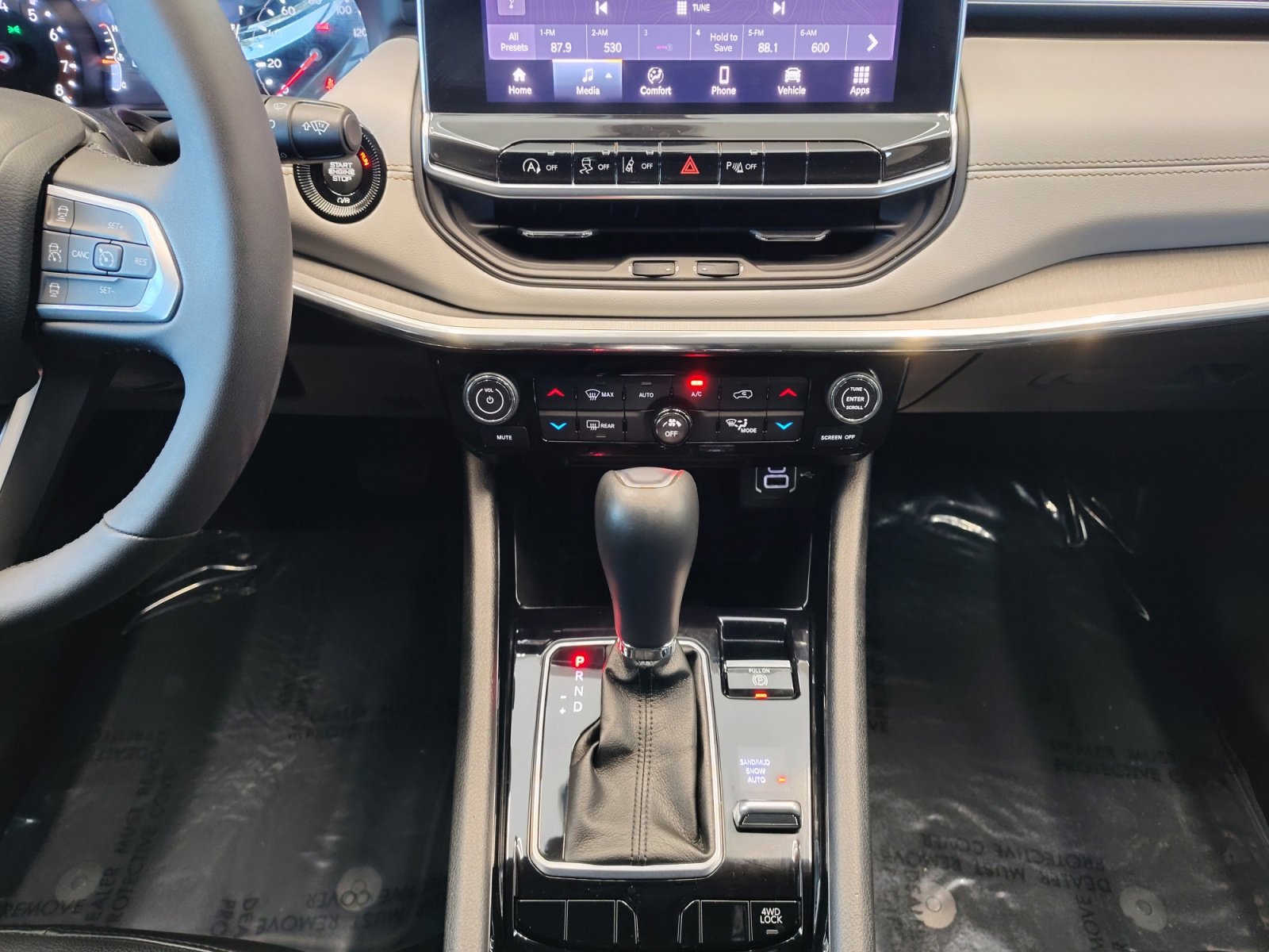 Used 2023 Jeep Compass Limited image 25