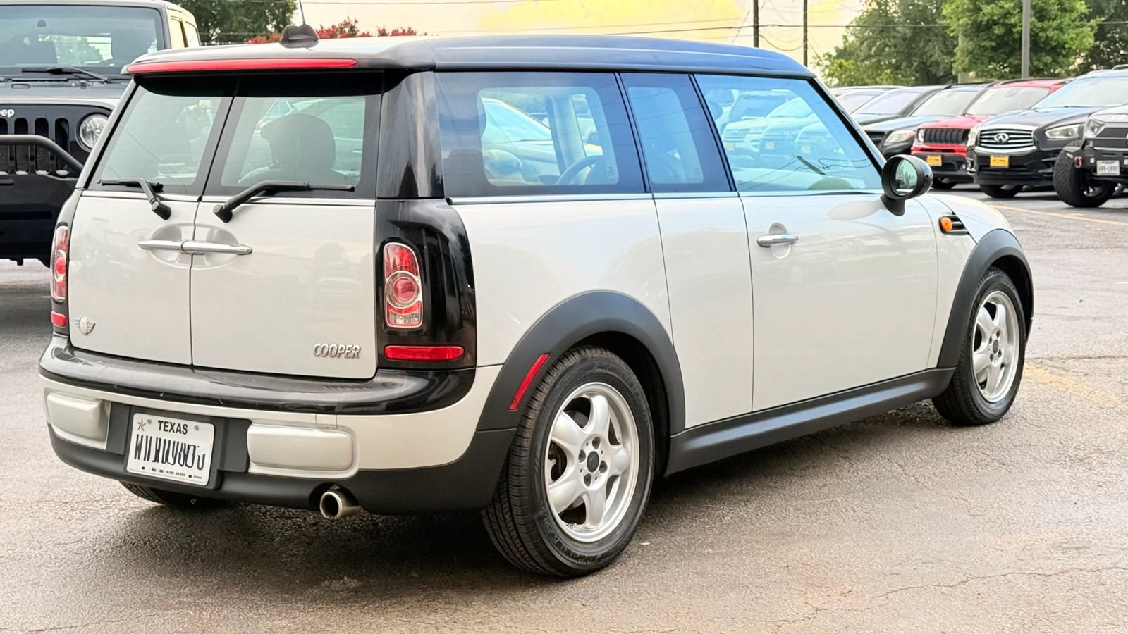 Used 2011 MINI Cooper Clubman FWD image 4