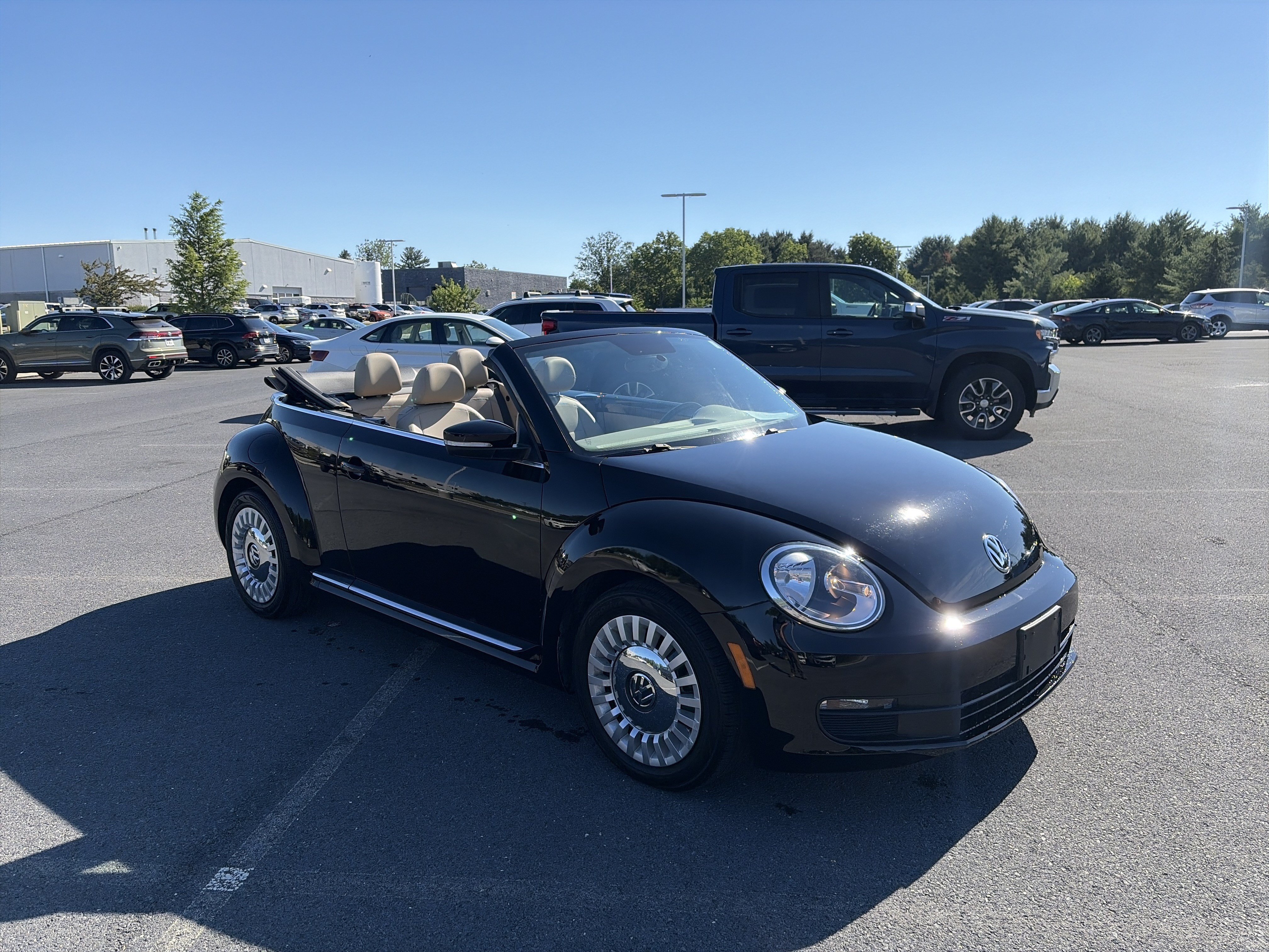 Used 2013 Volkswagen Beetle 2.5 FWD image 3