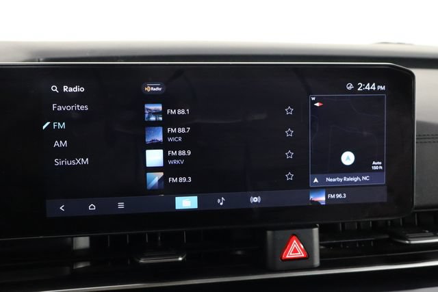 Used 2025 Kia Carnival FWD image 29