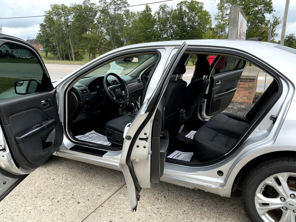Used 2012 Ford Fusion SE FWD image 9