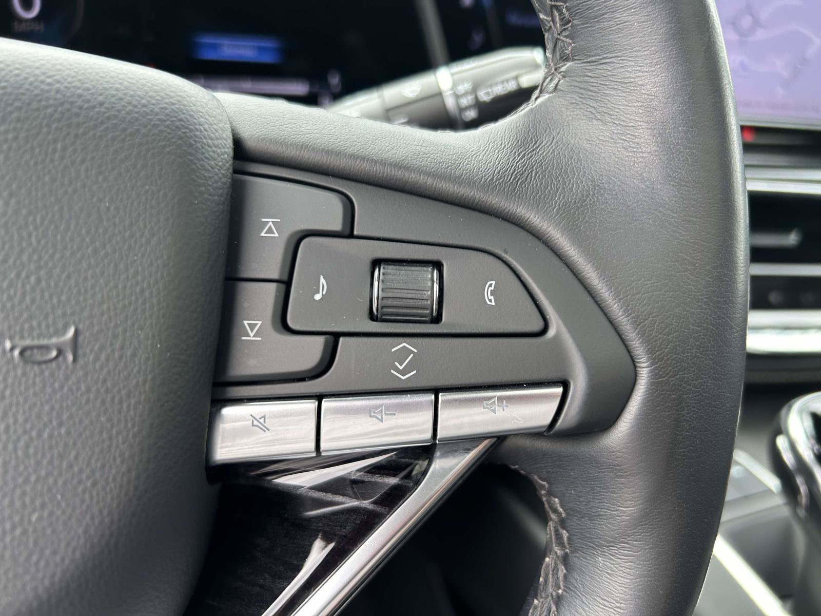 Certified 2023 Cadillac Escalade Sport AWD/4WD image 24