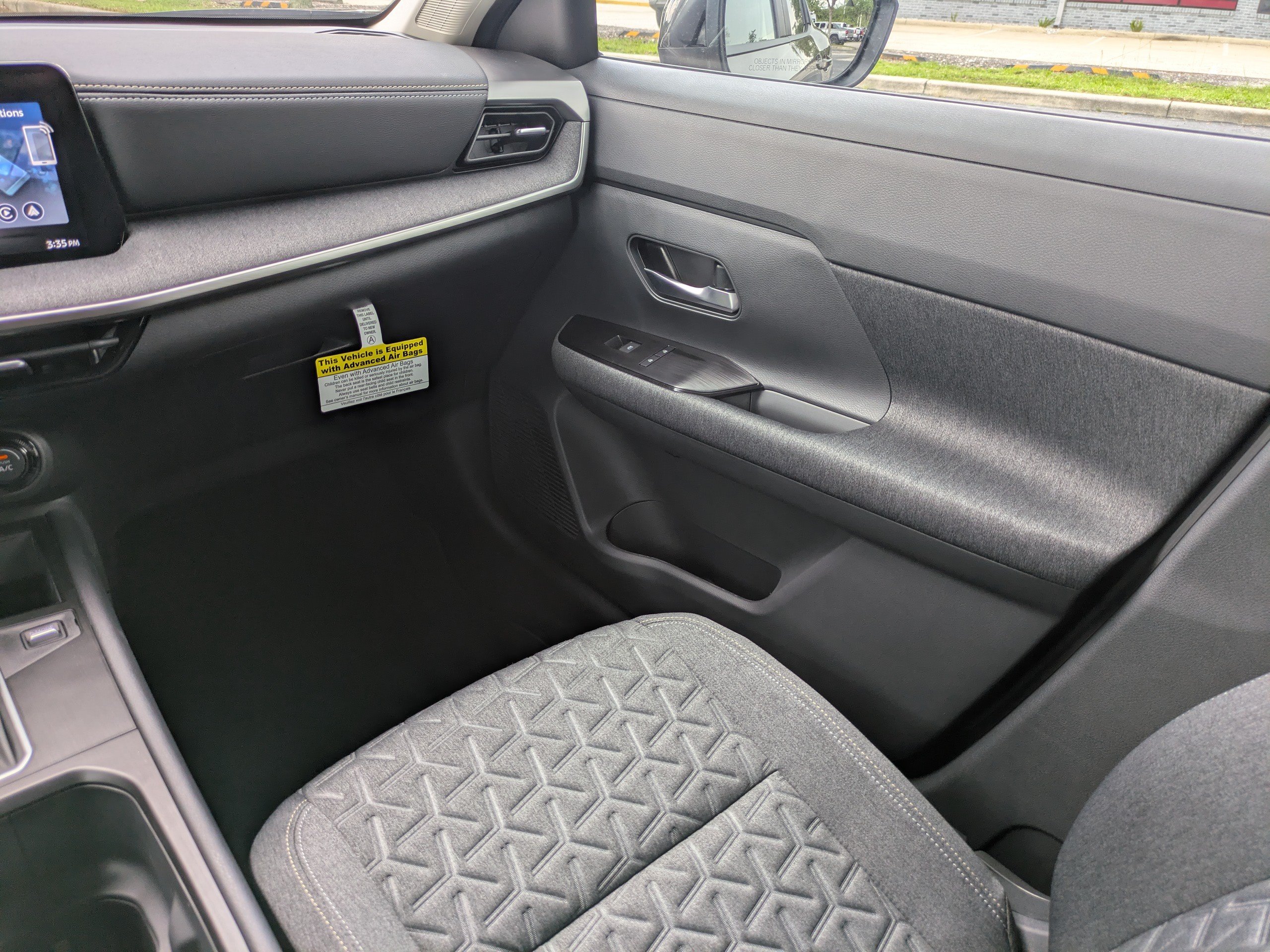 New 2026 Nissan Kicks SV w/ SV Premium Package FWD image 17