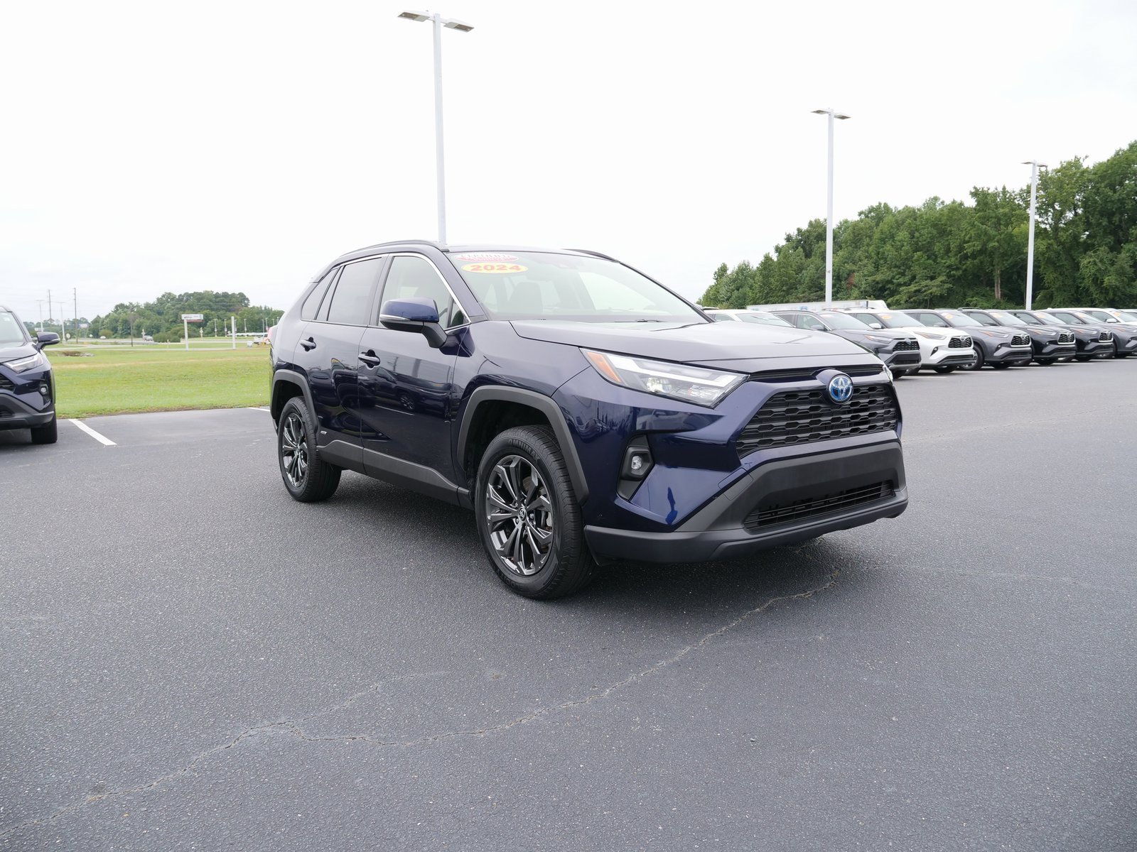 Used 2024 Toyota RAV4 XLE Premium image 10