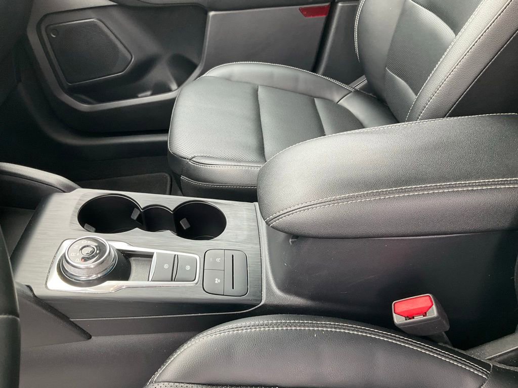 Used 2022 Ford Escape SEL image 17