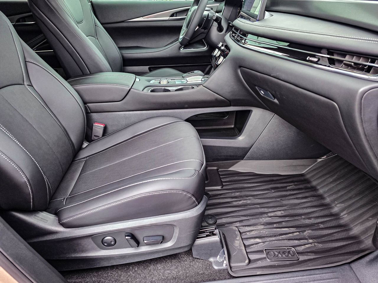 Certified 2027 INFINITI QX60 Luxe w/ Cargo Package AWD/4WD image 45
